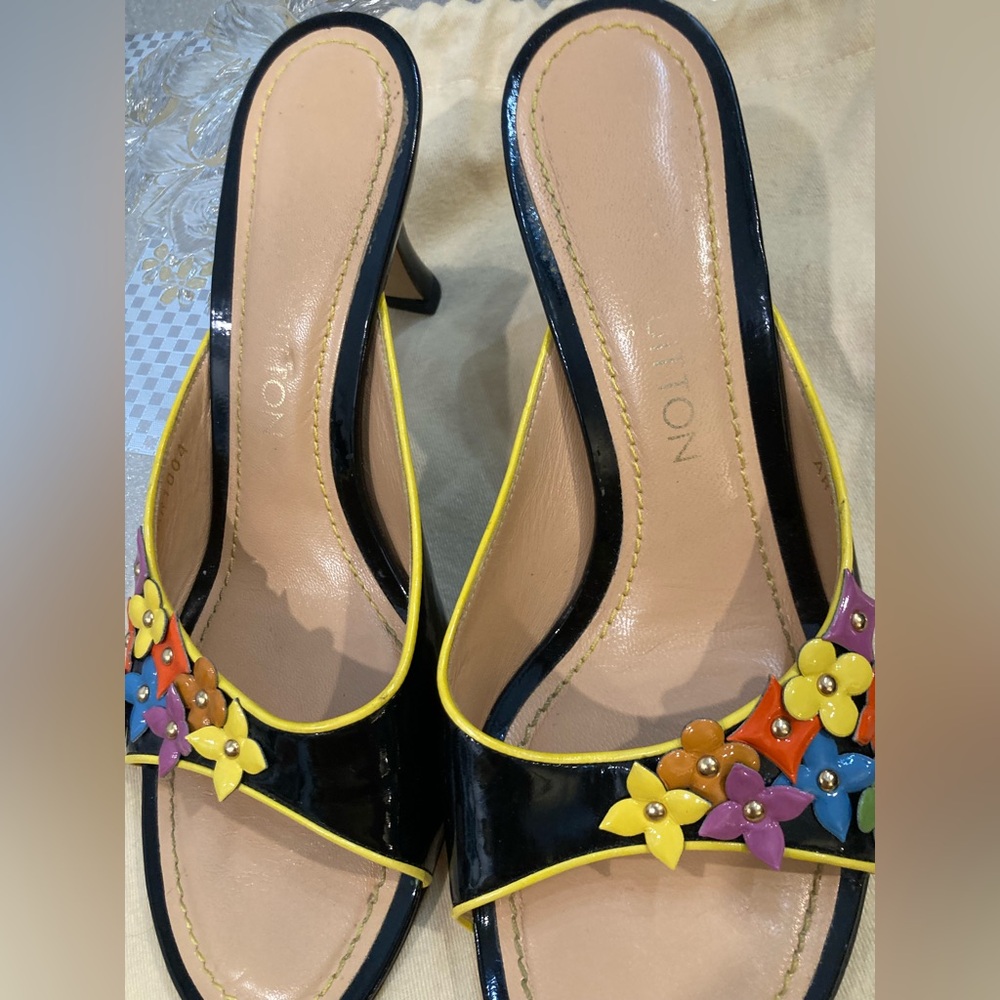 💯% Authentic Louis Vuitton sandals kitten heels - Picture 3 of 10